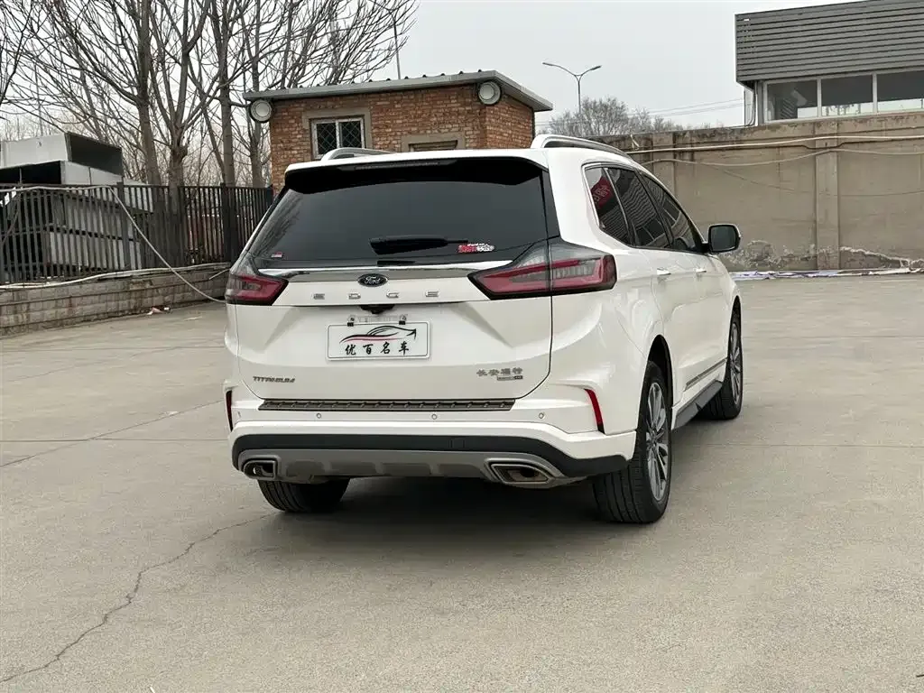 Ford Edge — фото 10