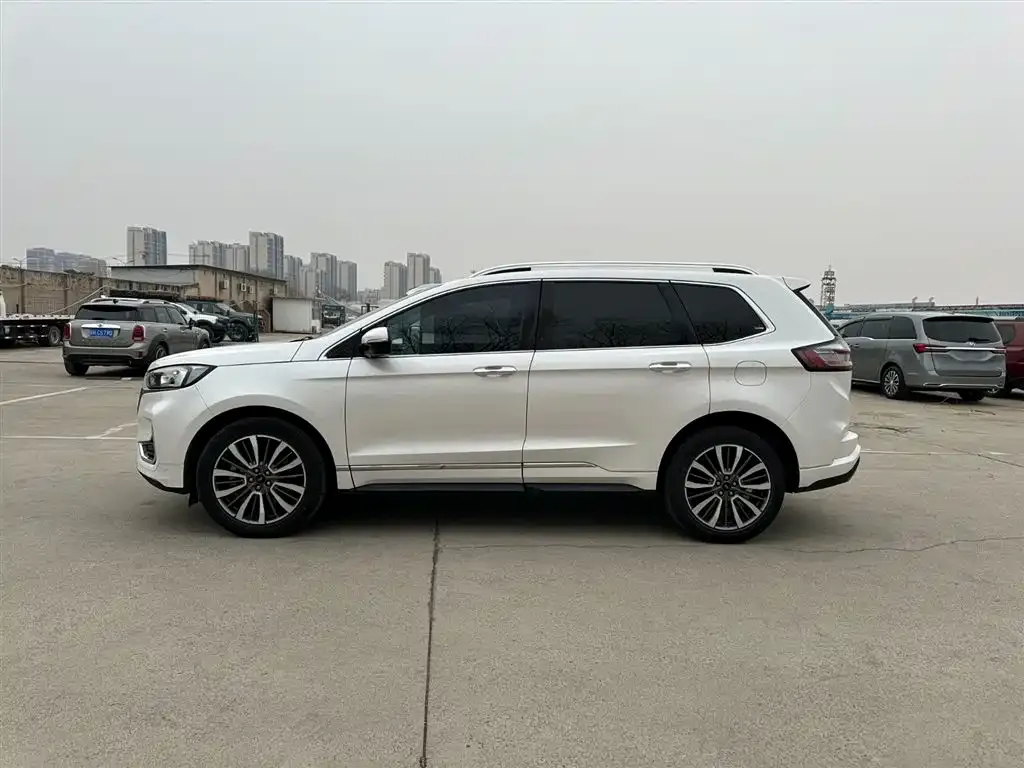Ford Edge — фото 4