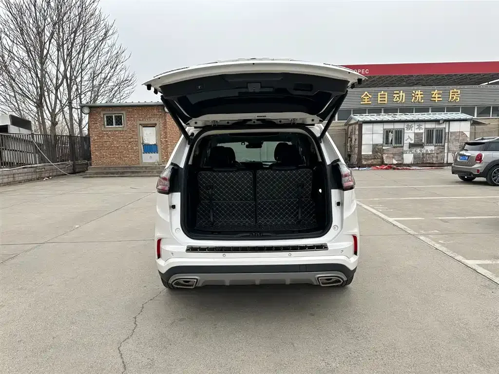 Ford Edge — фото 6
