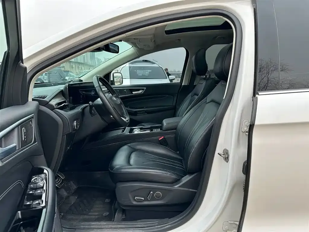 Ford Edge — фото 9