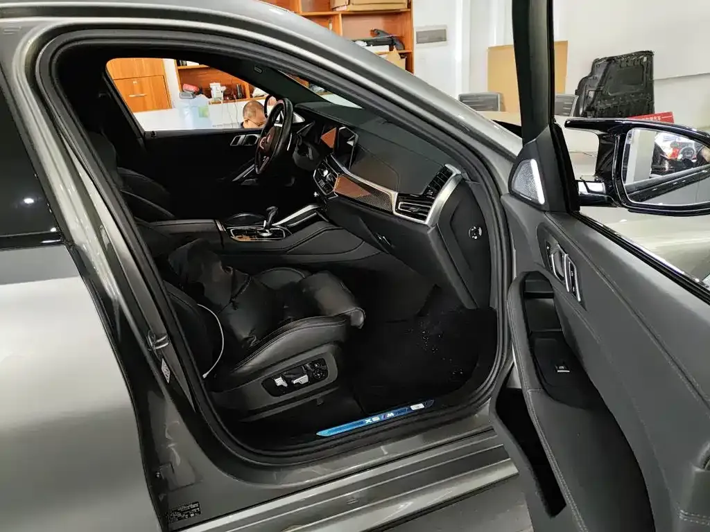 BMW X6 M 2023 из CN, фото 8