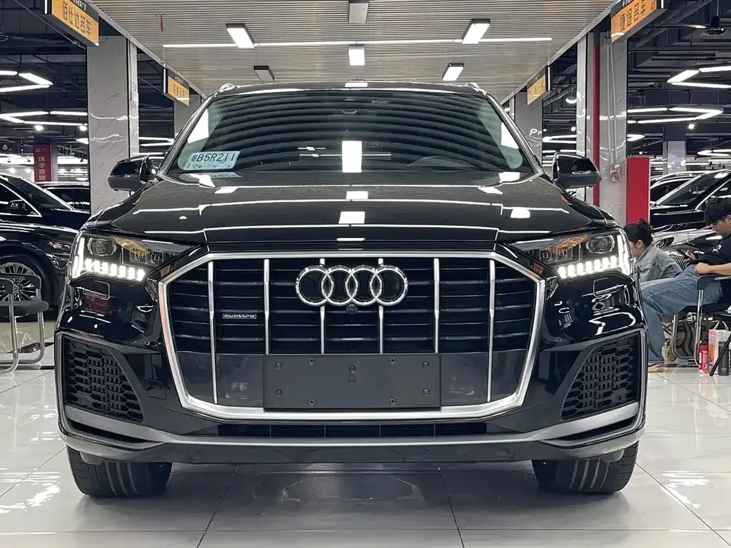 Audi Q7 — фото 6