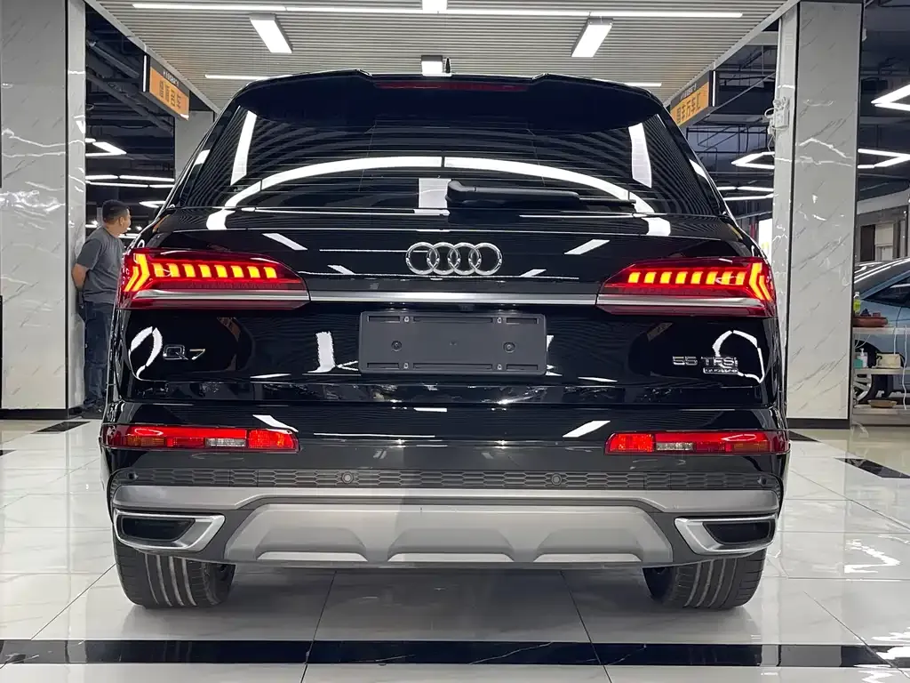 Audi Q7 — фото 2