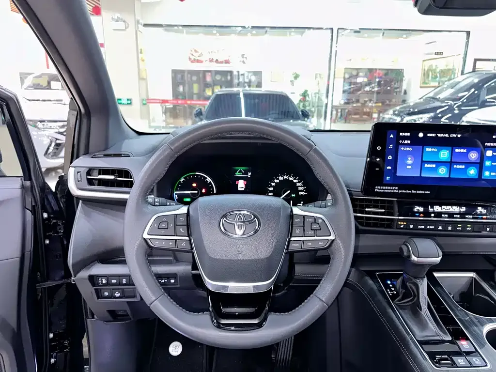 Toyota Sienna — фото 4