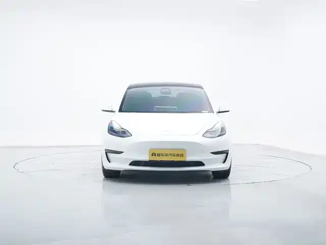 Tesla Model 3 — фото 4