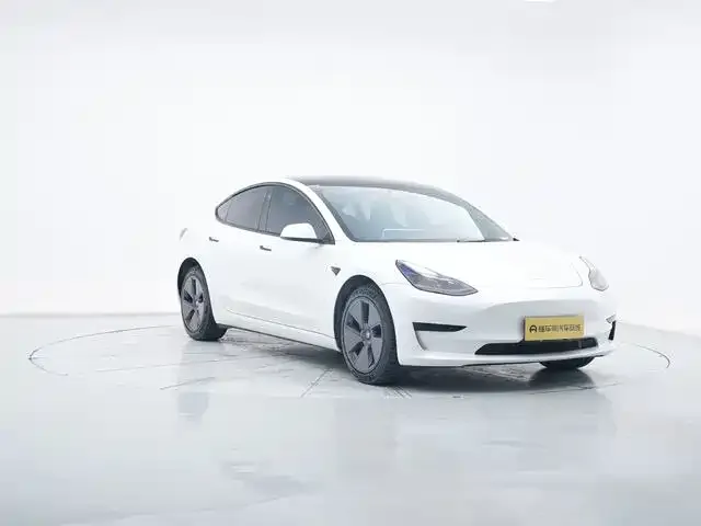 Tesla Model 3 — фото 7