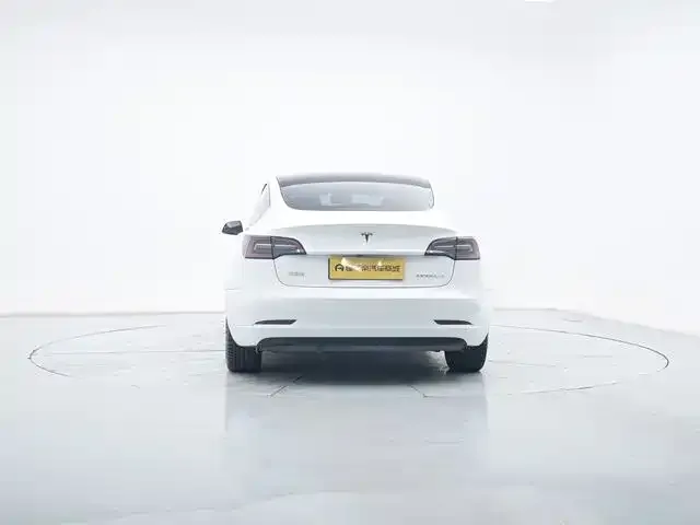 Tesla Model 3 — фото 6