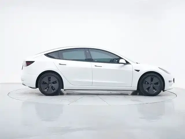 Tesla Model 3 — фото 8