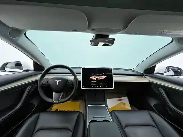 Tesla Model 3 — фото 9