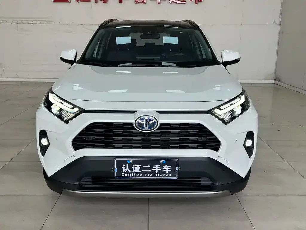 Toyota RAV4 — фото 3