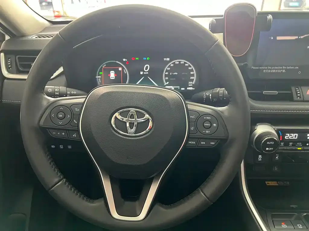 Toyota RAV4 — фото 6