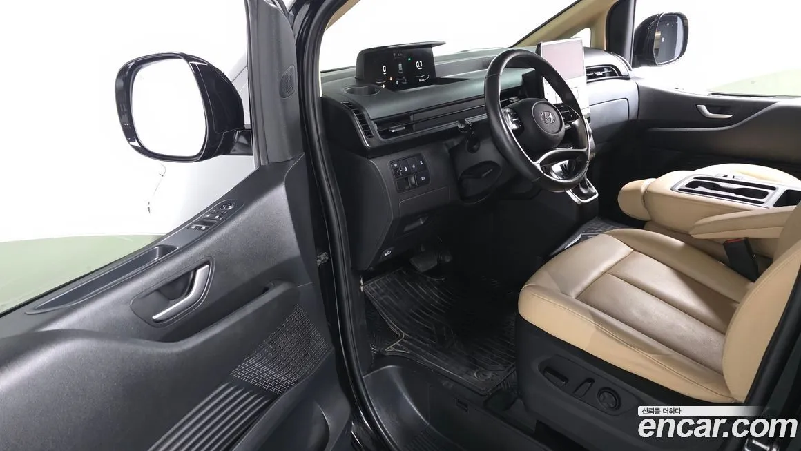 Hyundai Staria — фото 2