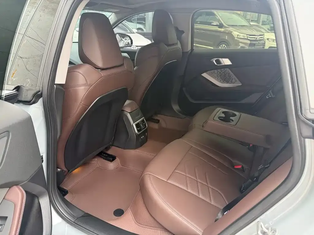 BMW 2 Series 2025 из CN, фото 5