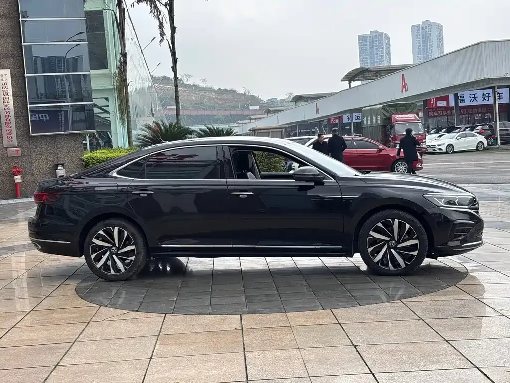 Volkswagen Passat — фото 7