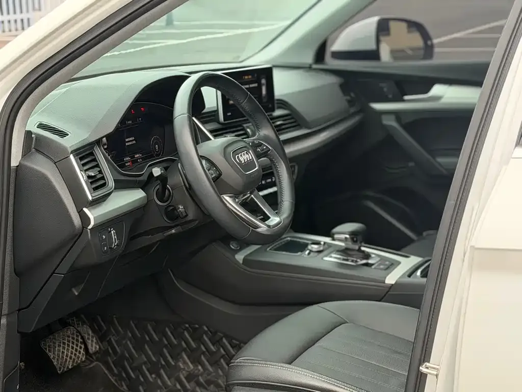 Audi Q5L 2021 из CN, фото 2
