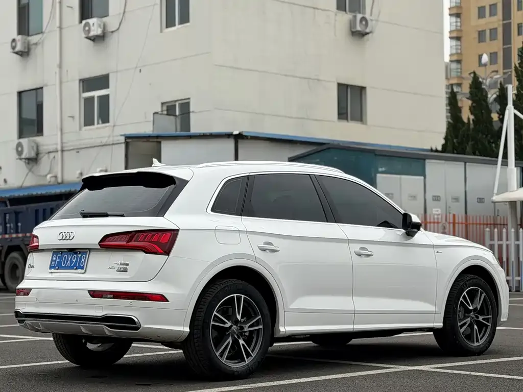 Audi Q5L 2021 из CN, фото 3