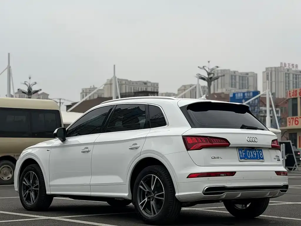 Audi Q5L 2021 из CN, фото 9