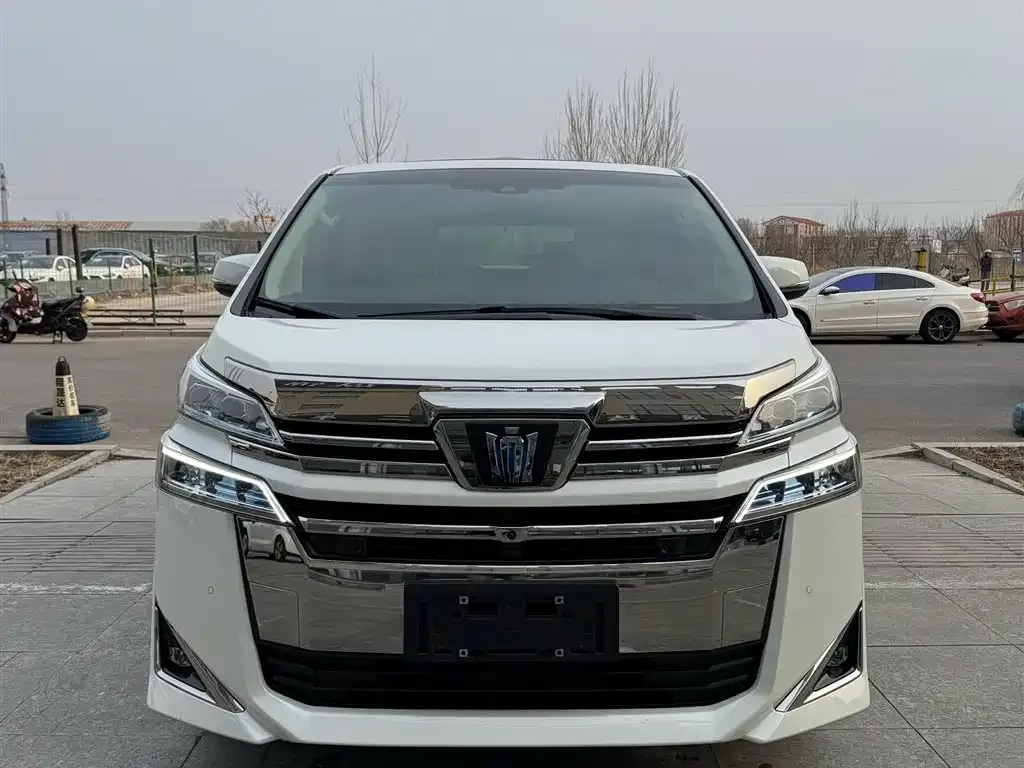 Toyota Vellfire — фото 5