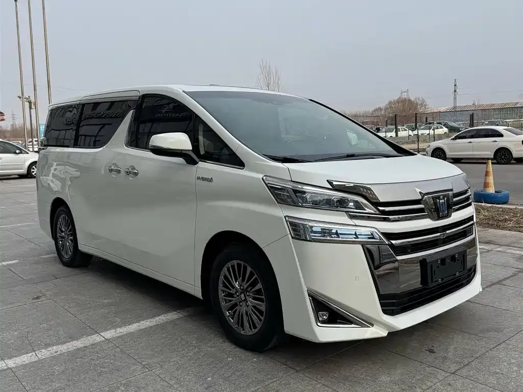 Toyota Vellfire — фото 3