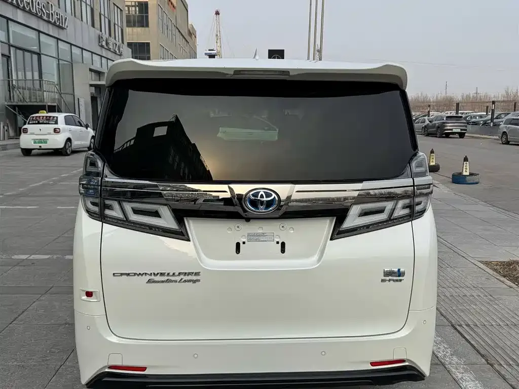 Toyota Vellfire — фото 6