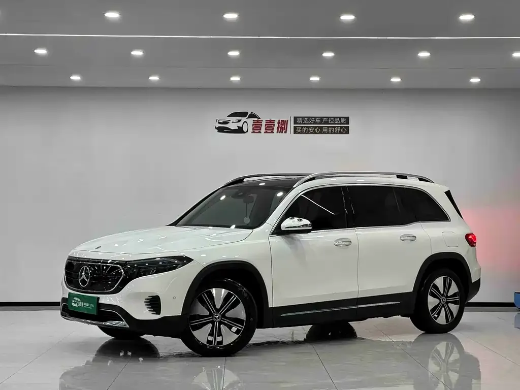 Mercedes-Benz EQB — фото 1