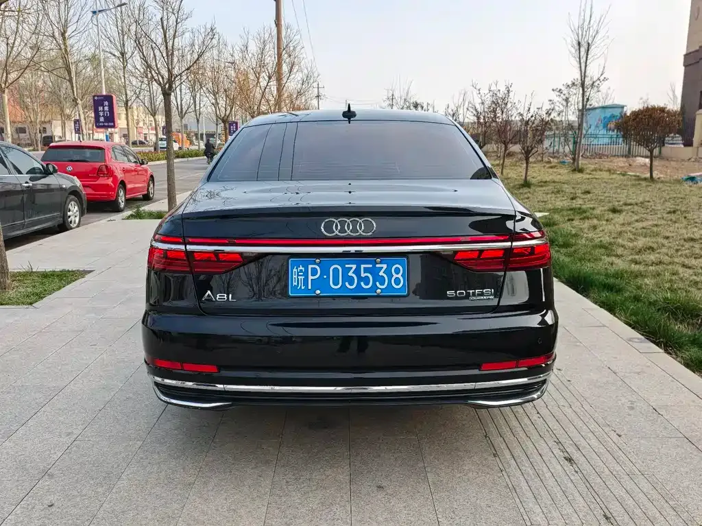 Audi A8 — фото 9