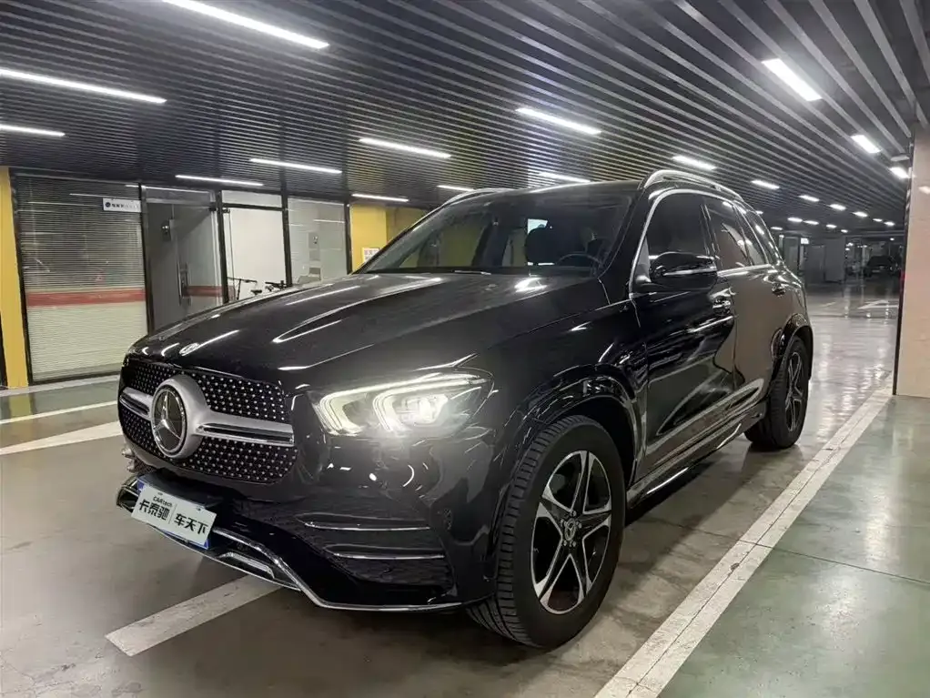 Mercedes-Benz GLE — фото 1