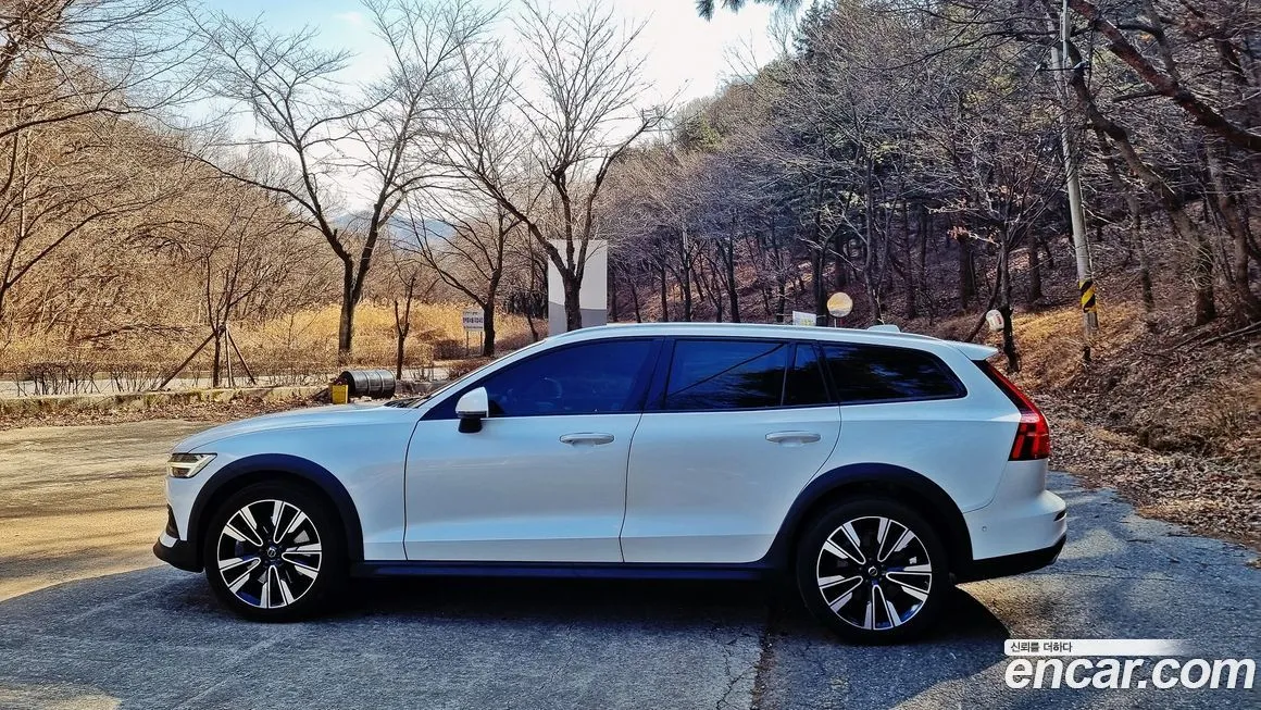 Volvo V60 2022 из KR, фото 9
