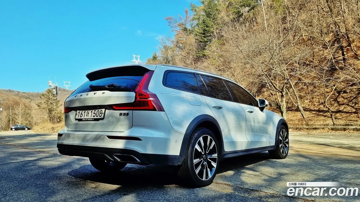 Volvo V60 2022 из KR, фото 6