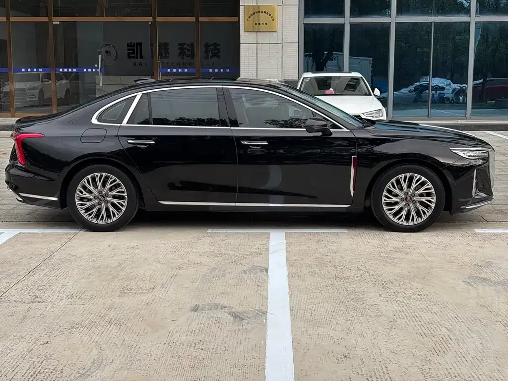 Hongqi H5 — фото 2