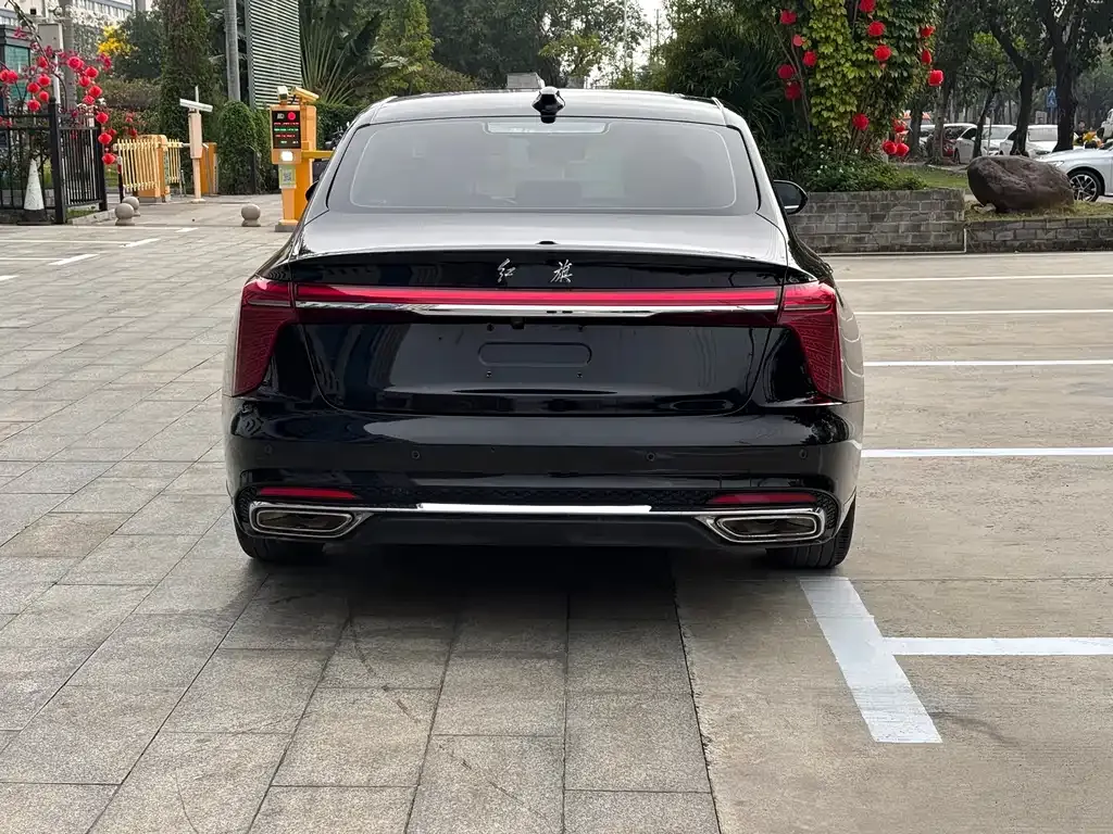 Hongqi H5 — фото 3