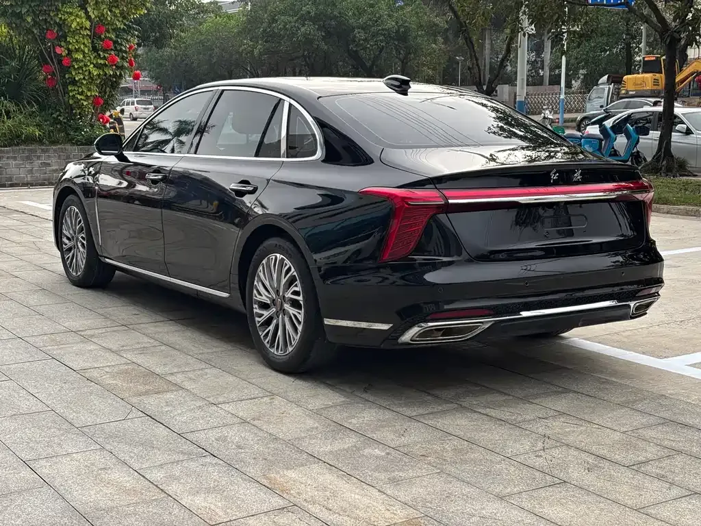 Hongqi H5 — фото 9