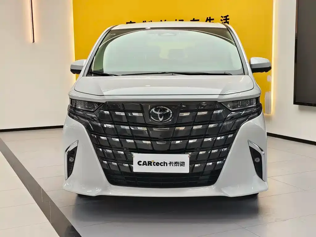 Toyota Alphard — фото 3