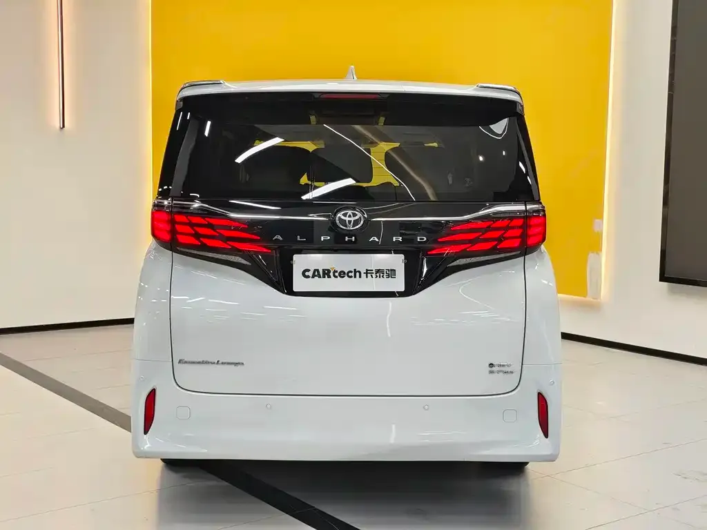 Toyota Alphard — фото 7