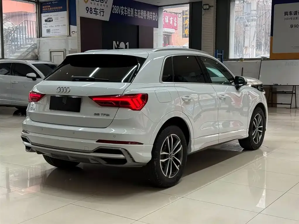 Audi Q3 — фото 10