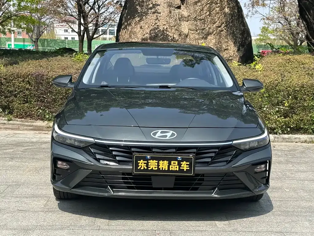 Hyundai Elantra — фото 10