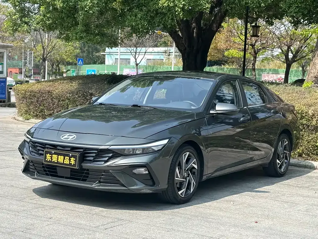 Hyundai Elantra — фото 7