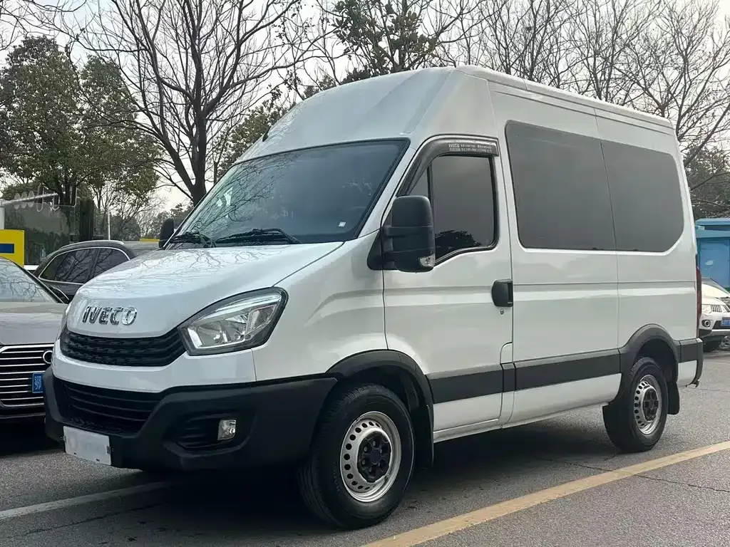 IVECO Ousheng — фото 1