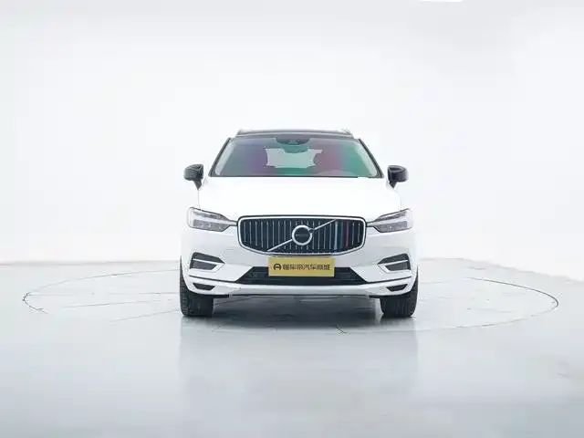 Volvo XC60 — фото 6