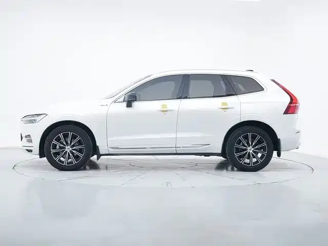 Volvo XC60 — фото 4
