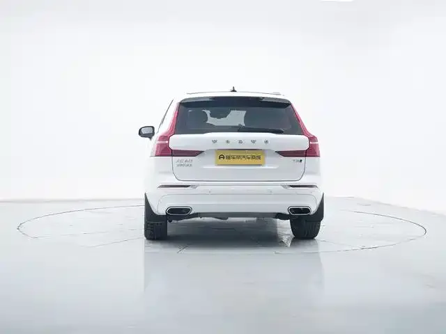 Volvo XC60 — фото 9
