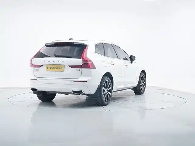 Volvo XC60 — фото 2