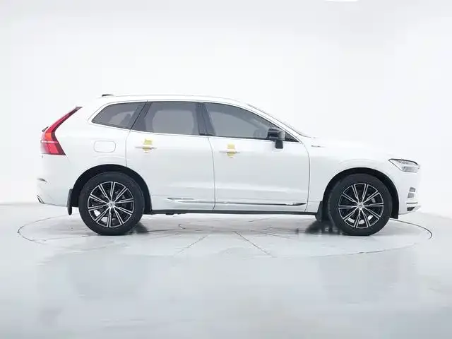Volvo XC60 — фото 3