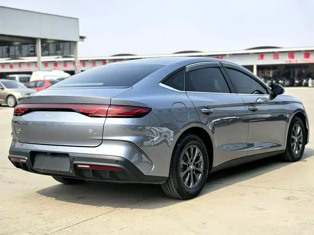 BYD Qin L — фото 10