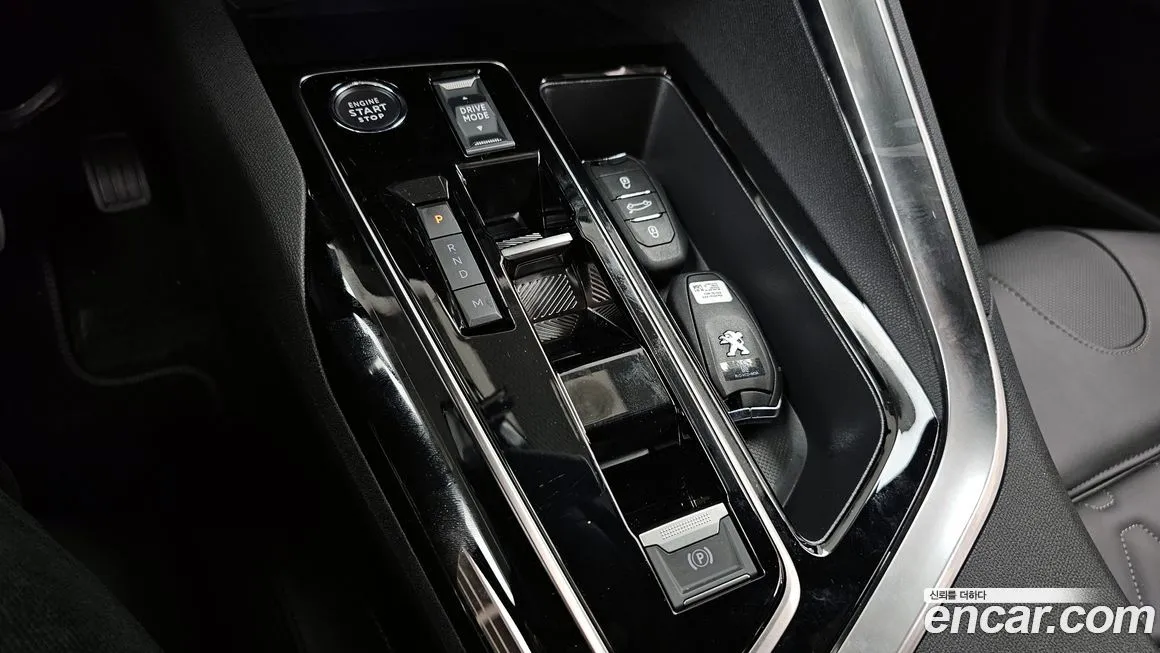 Peugeot 5008 2024 из KR, фото 3