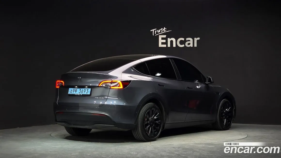 Tesla Model Y 2021 из KR, фото 2