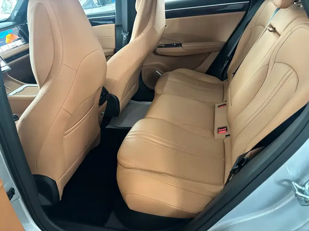Geely Galaxy L7 — фото 7