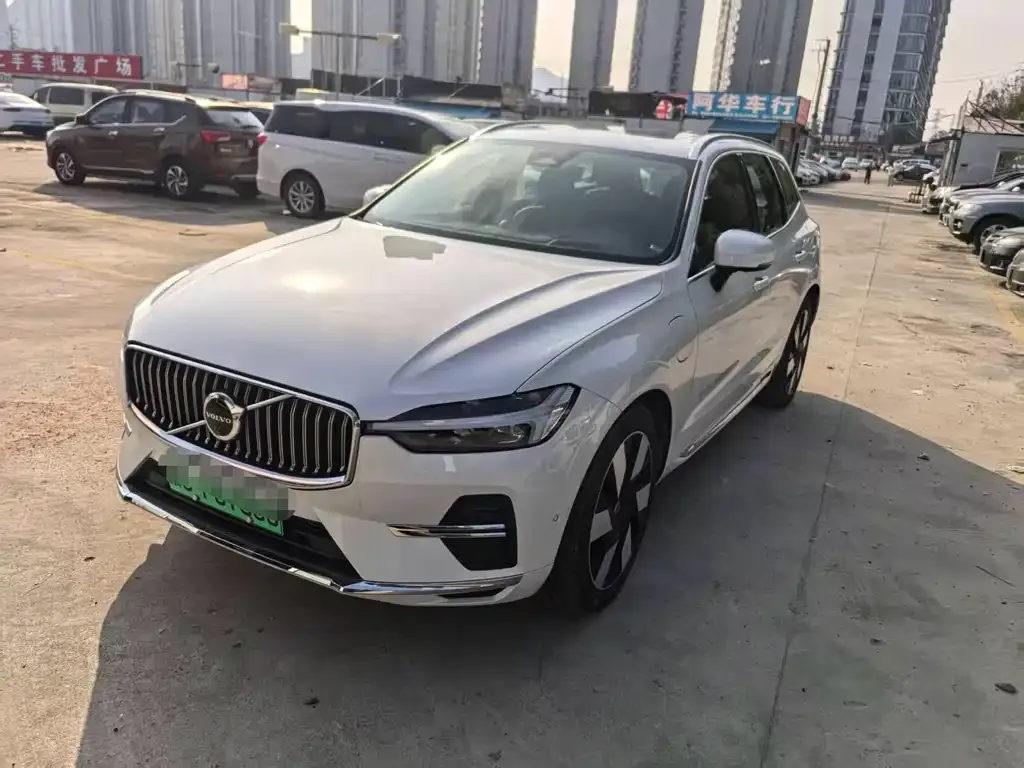 Volvo XC60 PHEV 2024 из CN, фото 1