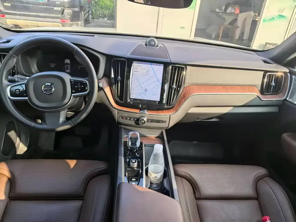 Volvo XC60 PHEV 2024 из CN, фото 9