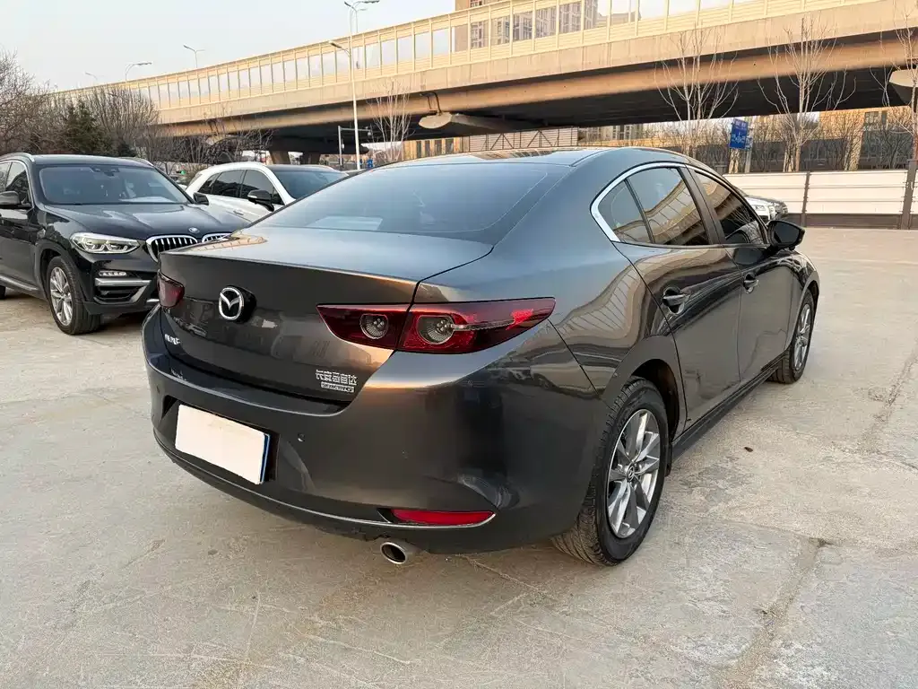 Mazda 3 Axela — фото 4